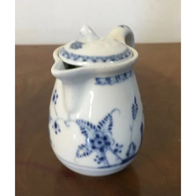 Antique 18th Century Vienna Porcelain Cream Jug and Cover in Chinese Blue & White For Sale - Image 12 of 13