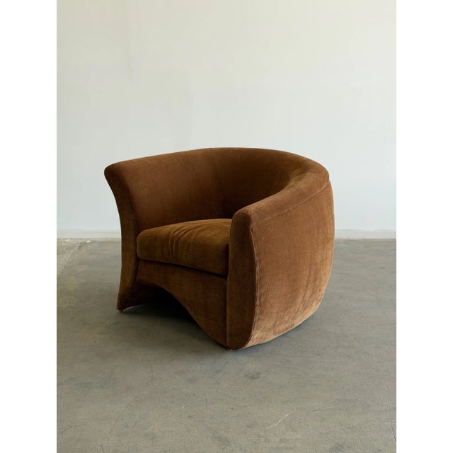 W39 D38 H31 SW22 SD23 SH19 The “Kagan Style Sculptural Lounge Chair” has an upright, firm seat with ample seat depth...