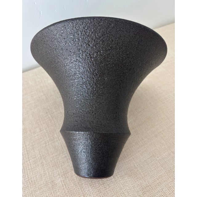 Striking Modernist Studio Art Pottery "Vase 028" by Nozumi Fujii, Japanese Ceramicist For Sale - Image 4 of 11