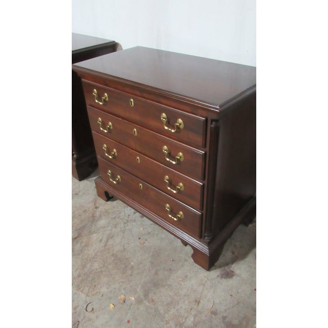 Traditional 1980s Pair Ethan Allen Mahogany Four Drawer Large Nightstands Bachelors Chests For Sale - Image 3 of 9