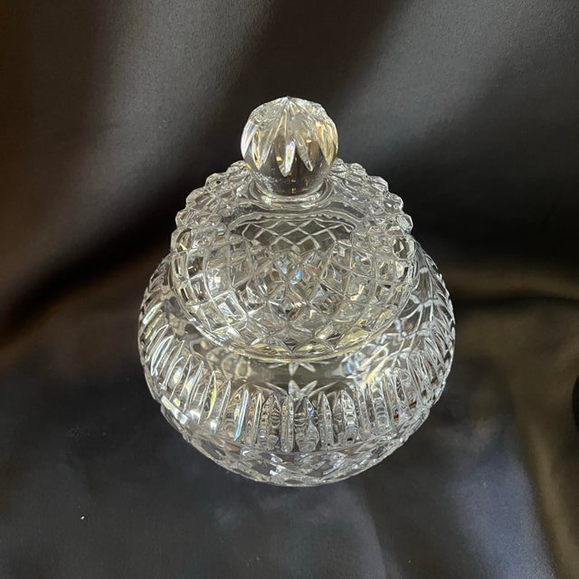 Fifth Avenue Crystal Lidded Ginger Jar – Heavy Cut Crystal Vanity Vessel For Sale In Portland, OR - Image 6 of 12
