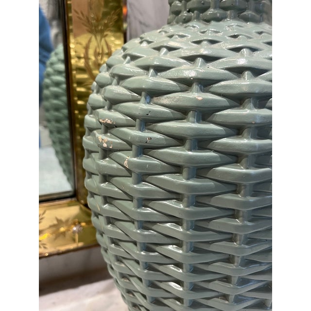 Mid 20th Century Plaster Basketweave Coastal Style Table Lamp For Sale In Saint Louis - Image 6 of 8
