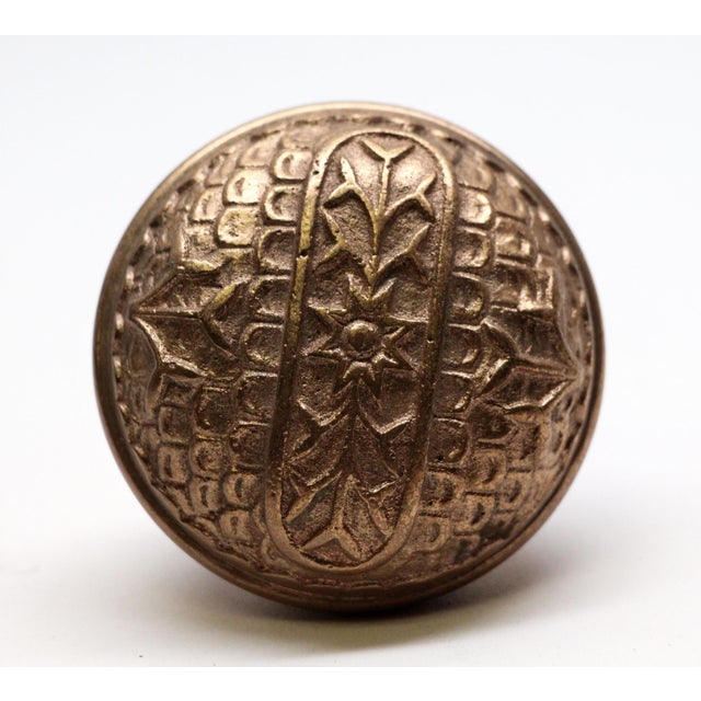 This two fold knob was featured in the 1885 catalog. It is part of the F-11800 group. The manufacturer and date of...