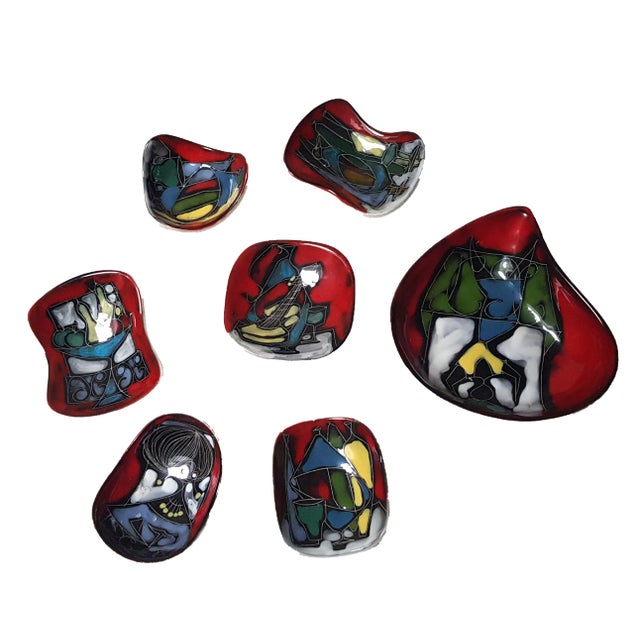 Italian Serving Bowls and Wall Plates, 1950s, Set of 7 For Sale