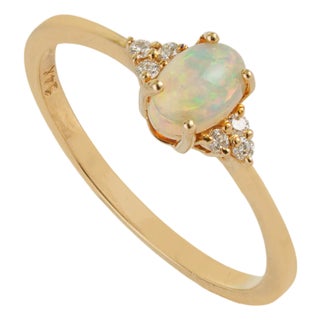 Natural Oval Cabochon Opal Ring With Trio Diamonds in 14k Yellow Gold Size 7 For Sale