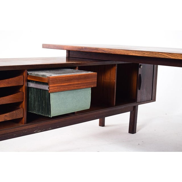 Brown Mid-Century Rosewood Desk by Arne Vodder for Sibast, 1960 For Sale - Image 8 of 12