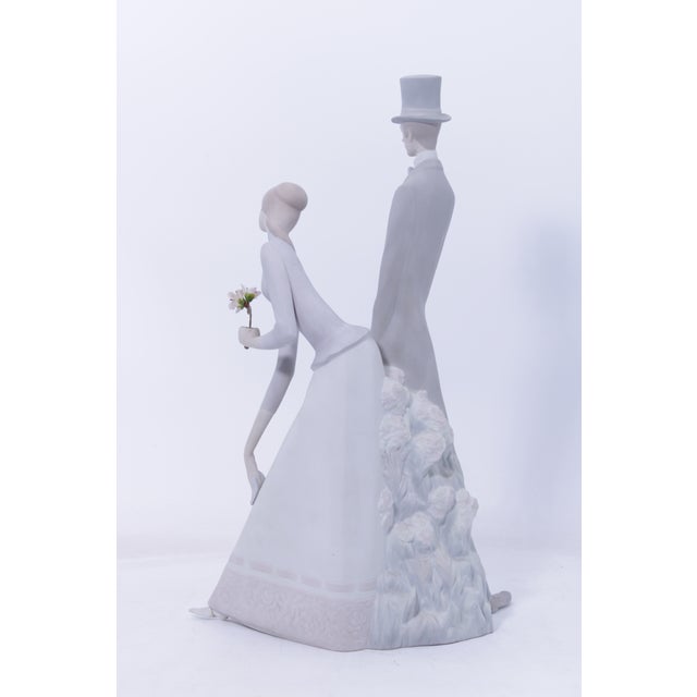 Lladro Lladro Porcelain Tall Figure of Man & Woman W. Dog For Sale - Image 4 of 14
