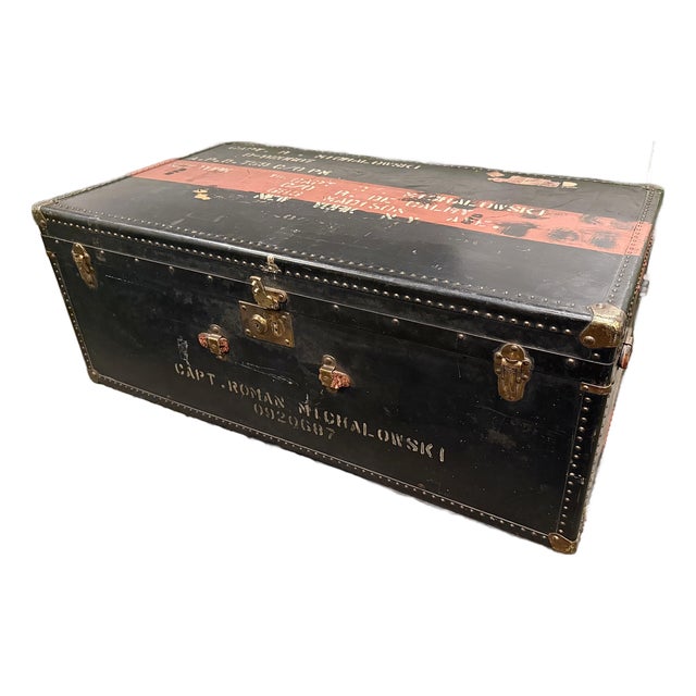 Rare 1950s Vintage Yale Military Field Trunk Nyc Original Name and Stenciling For Sale