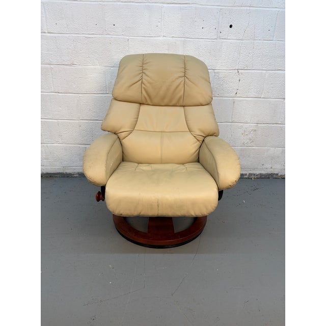 Beige Mid 20th Century Leather Reclining Lounge Chair & Ottoman For Sale - Image 8 of 12