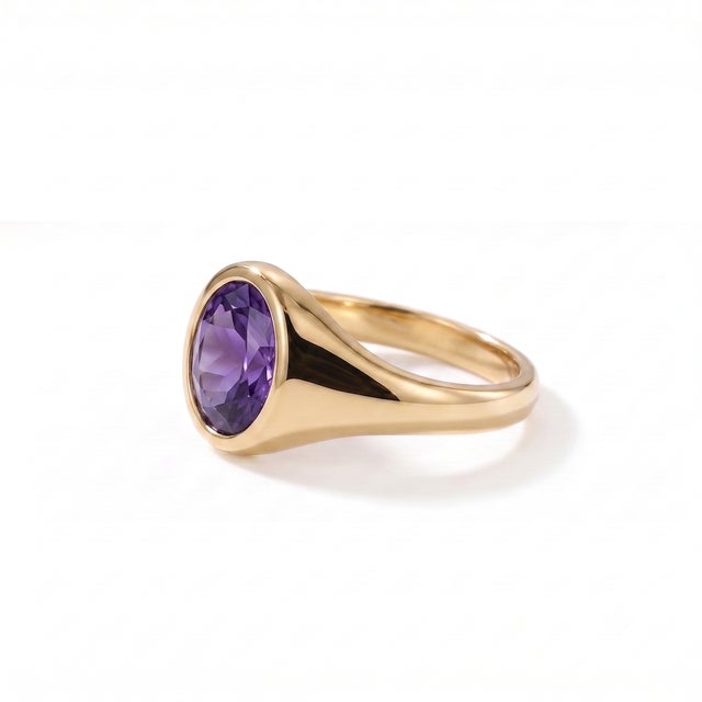 Contemporary Natural Amethyst Signet Ring | February Birthstone Ring | Dainty Unisex Signet Ring Us 7 For Sale - Image 3 of 3