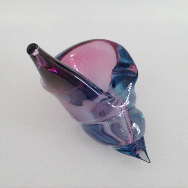C.1970's Italian Archimede SegusoHand-Blown Murano Conch Shell - Cool Blue, Amethyst & Red Color Combo For Sale - Image 11 of 13