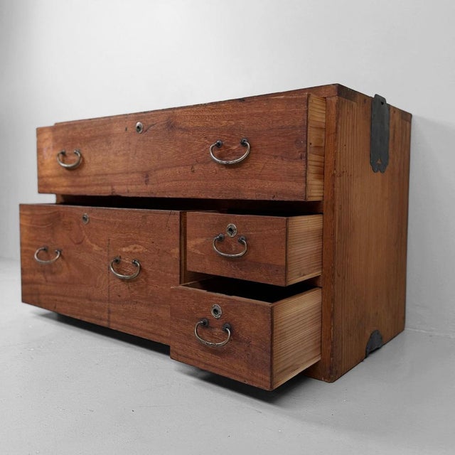 Contemporary Japanese Kimono Tansu Chest of Drawers, 1920s For Sale - Image 3 of 13