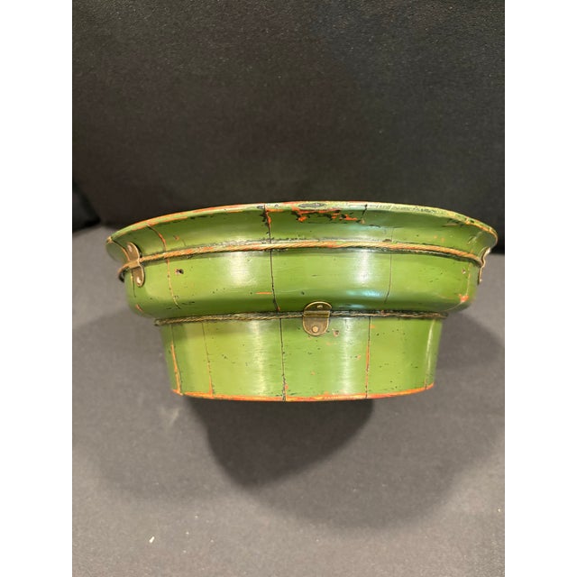 Avocado Vintage Wooden Asian Decorative Bowls in Avocado Green - A Pair For Sale - Image 8 of 9