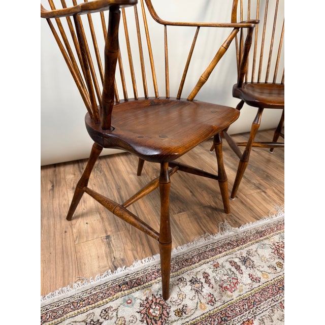 Pair of Signed l.e. Partridge Connecticut Bench-Made Continuous-Arm Windsor Chairs, C. 1960s For Sale In Boston - Image 6 of 10