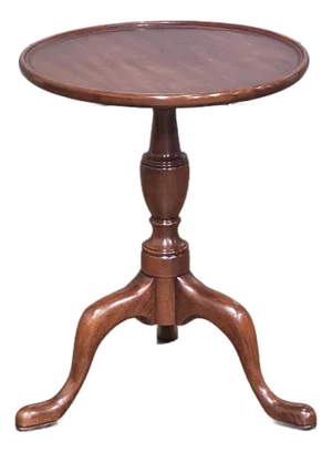 1990s Henkel Harris Wild Black Cherry Ocassional Round Table Made in Virginia