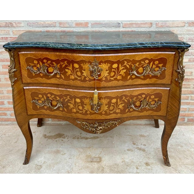 French Louis XV Style Bombé Satinwood Marquetry and Ormolu Mounted Commode, 1940 For Sale - Image 17 of 18