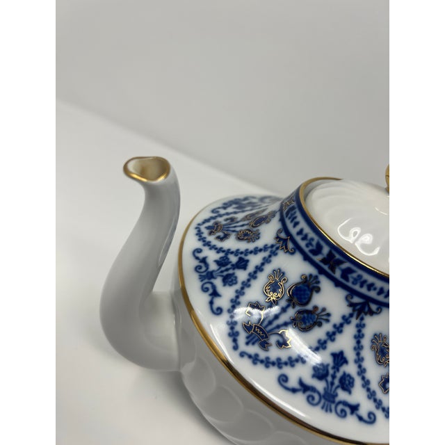 1970s Russian Lomonosov Hand-Decorated Porcelain Teapot With Cobalt Blue & Gold, St. Petersburg For Sale - Image 4 of 9