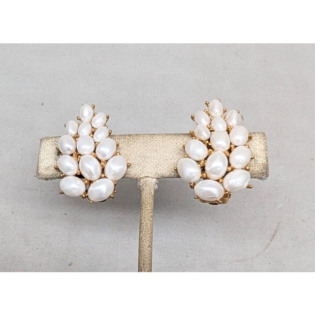 Trifari Vintage 1958 Signed Crown Trifari Faux-Pearl "Calypso" Clip Earrings- 2 Pieces For Sale - Image 4 of 7
