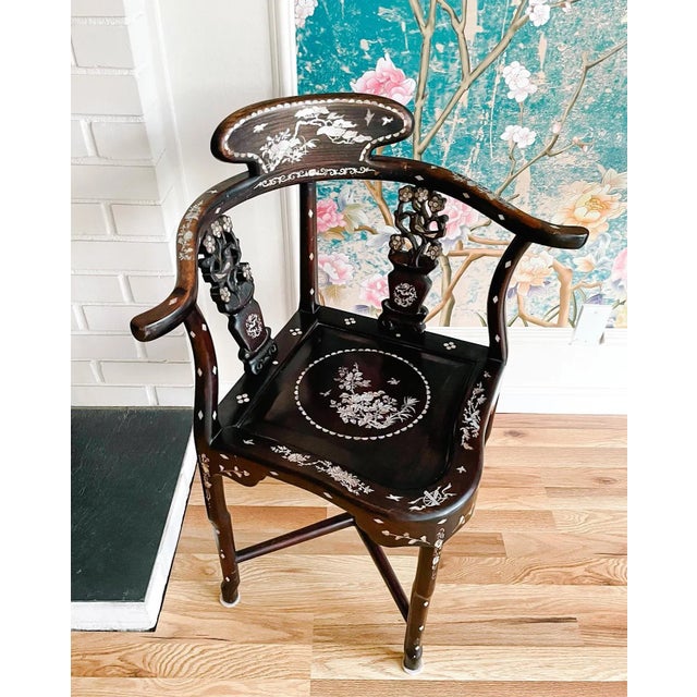 Vintage Chinese Dark Rosewood Mother of Pearl Inlay Corner Chair For Sale In San Diego - Image 6 of 10
