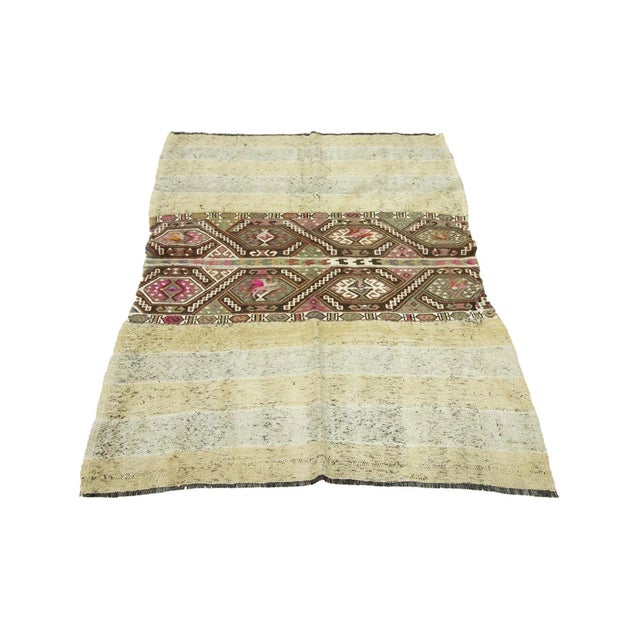 Decorative vintage handwoven kilim rug from Marash region of Turkey.Approximately 50-60 years old. In very good condition.