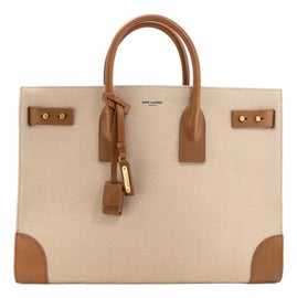 Example of Totes