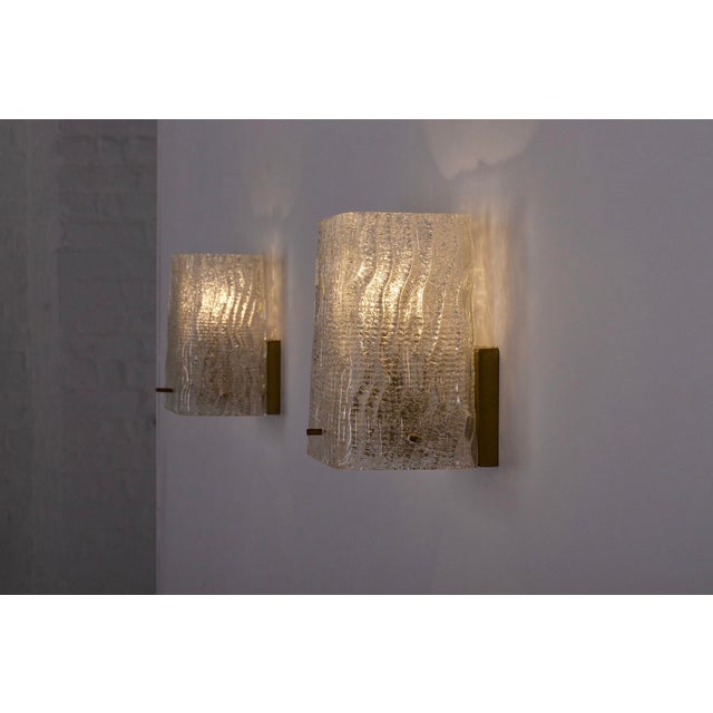 Metal Ice Glass Wall Lights in the style of Zuccheri, 1970s, Set of 2 For Sale - Image 7 of 11
