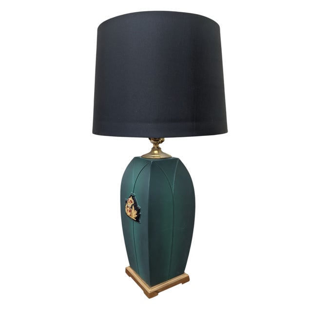 Ralph Lauren Home Vintage Royal Lapel Badge Green Ceramic Table Lamp by Drexel Heritage For Sale - Image 4 of 13