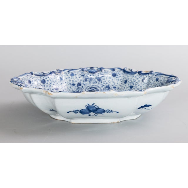 Rare 18th Century Dutch Delft Faience Floral Patterned Lobed Dish Bowl For Sale In Houston - Image 6 of 12