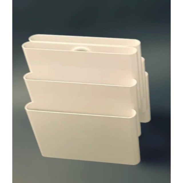 1970s 1970s Italian White Magazine Rack by Kartell For Sale - Image 5 of 7