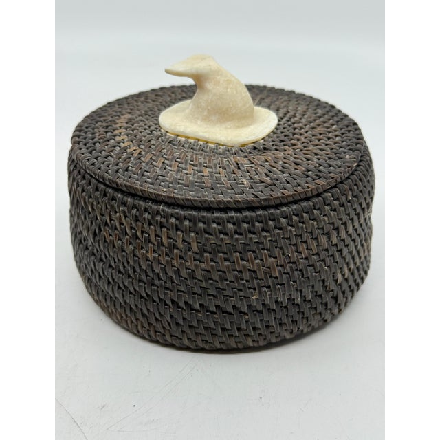 1978 Inuit Joe Sikvayugak Baleen and Carved Bone Basket For Sale - Image 10 of 16