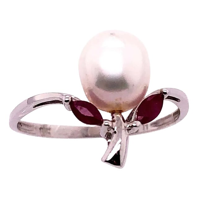 14 Karat White Gold Fashion Pearl Ring For Sale