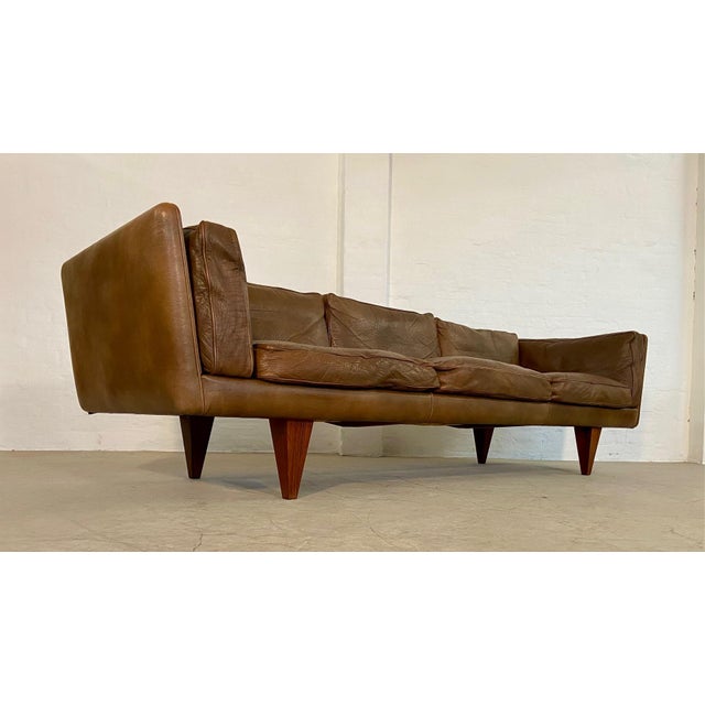 V11 Sofa by Illum Wikkelsø for Holger Christiansen, 1960s For Sale - Image 7 of 18