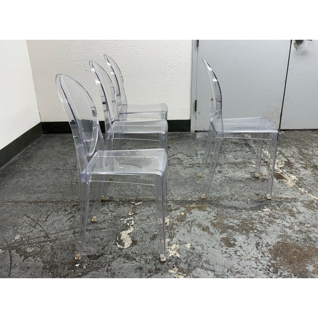 Kartell In the Style of Philippe Starck for Kartell Louis Ghost Clear Side Chairs, Set of Four For Sale - Image 4 of 12