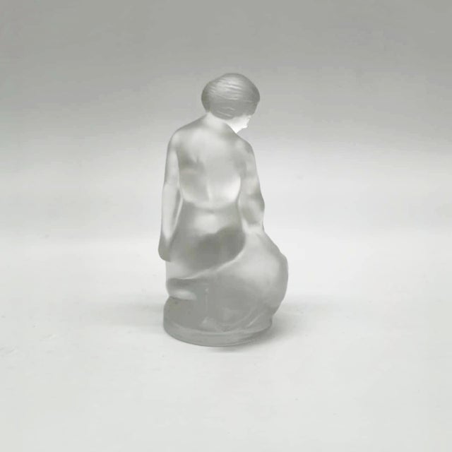 eda and the Swan Figurine Lalique France, c. Post-war The Leda and the Swan crystal figurine from Lalique draws its...