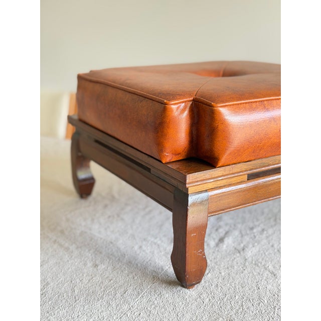 1960s Ricardo Lynn Mid-Century Modern Leather Ottoman Stool With Carved Wood Base For Sale - Image 4 of 11