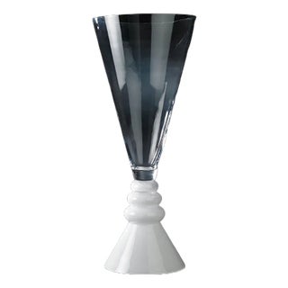 Serena White Glass Vase from VGnewtrend For Sale