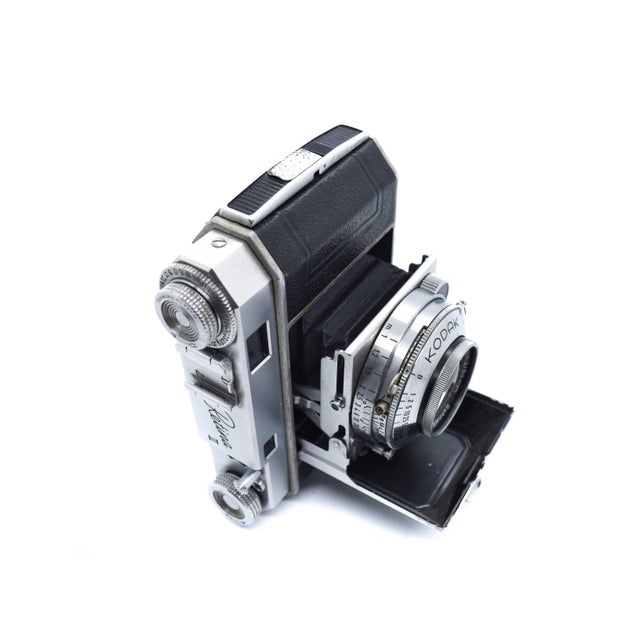 Mid-Century German Engineering Vintage Kodak Retina II Folding Rangefinder Camera For Sale - Image 4 of 13