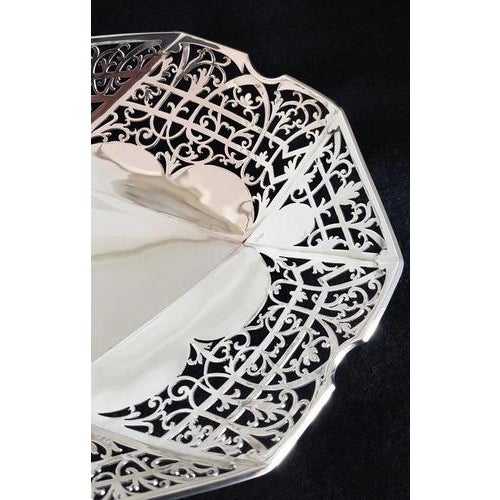 Sterling Silver Fruit Bowl or Cake Dish from Gladwin LTD, Sheffield 1942 For Sale - Image 4 of 18