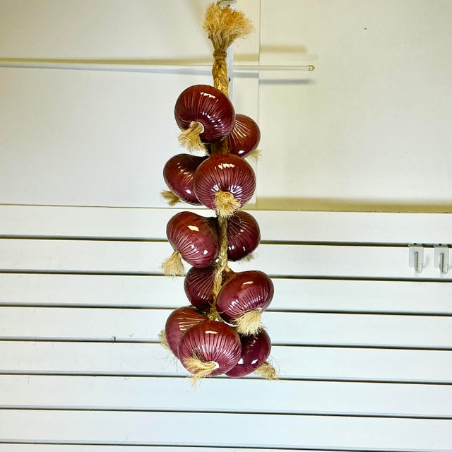 French Country 1970s Vintage Boho Chic French Hollywood Regency Majolica Trompe L’Oeil Red Onions - String of 11 For Sale - Image 3 of 13