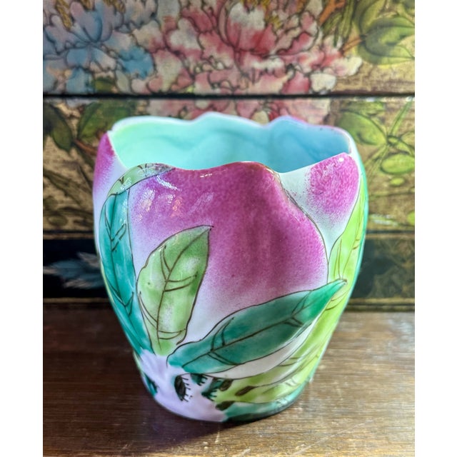 Vintage Mid-Century Chinese Famille Rose Longevity Peach Porcelain Cup or Brush Pot For Sale - Image 4 of 7