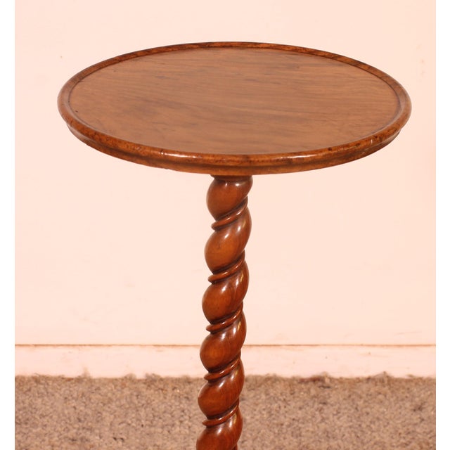 19th Century Small Pedestal Table in Walnut, 1800s For Sale - Image 5 of 12