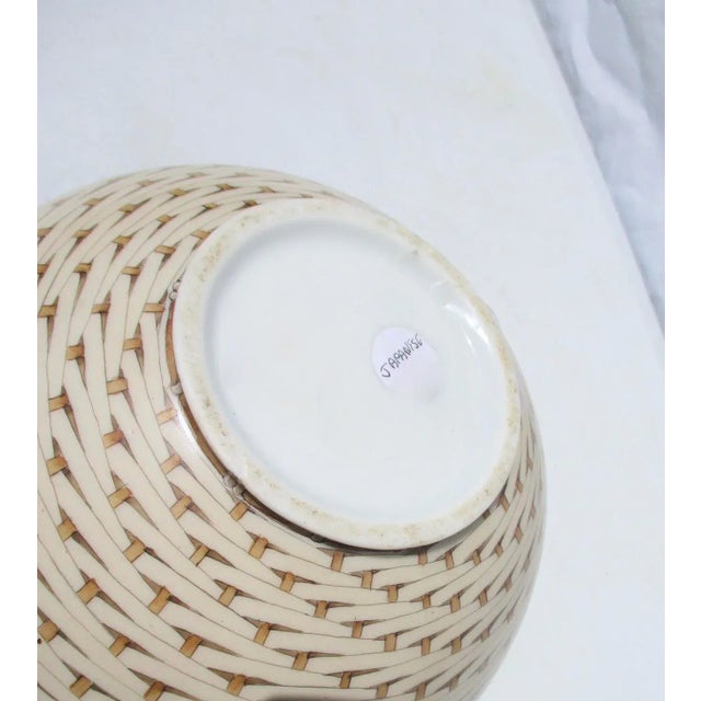 Japanese Porcelain Studio Vase For Sale In New York - Image 6 of 11