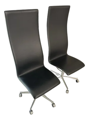 Mid 20th Century Set of Two Fritz Hansen Oxford™ Chairs – Designed by Arne Jacobsen