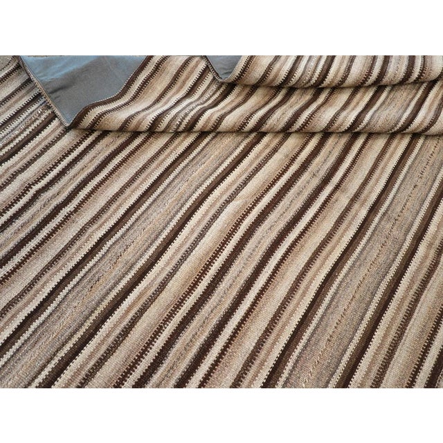 Taupe Galerie Shabab Collection Mid-20th Century Handmade Turkish Flatweave Kilim Room Size Carpet For Sale - Image 8 of 8