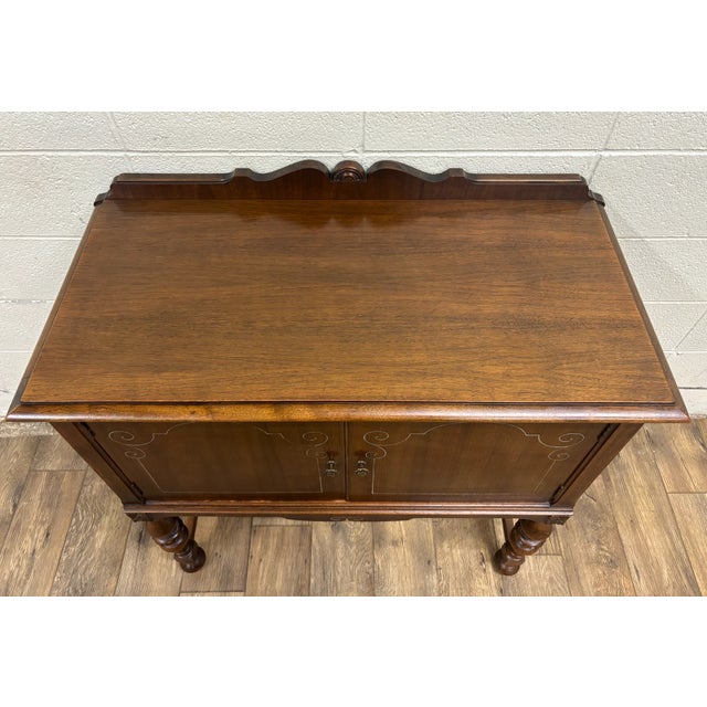 Jacobean Vintage Union Furniture Jacobean Style Oak Sideboard Buffet Server Credenza For Sale - Image 3 of 15