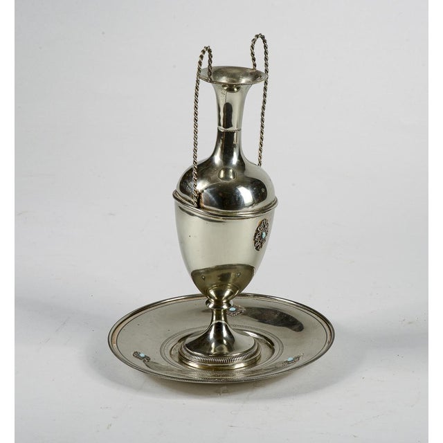 flat set and amphora decoration centerpiece in silver and turquoise metal with signs of use measures 20.5 x h 30 category...