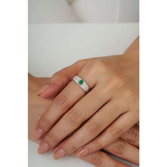 Green Classic Oval Emerald Diamond Statement Band Ring in Sterling Silver, Size 7 For Sale - Image 8 of 13