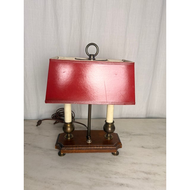 Mid 20th Century Vintage 2-Light French Bouillotte Style Table Lamp With Red Shade, Antique Brass & Wood Desk Lamp For Sale - Image 5 of 17