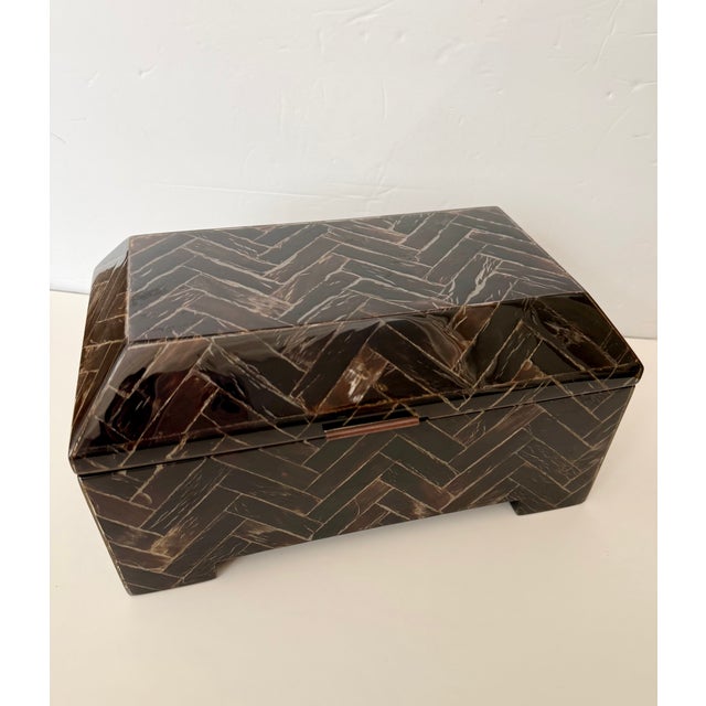 1980s Tessellated Faux Horn Box Brown For Sale - Image 5 of 11
