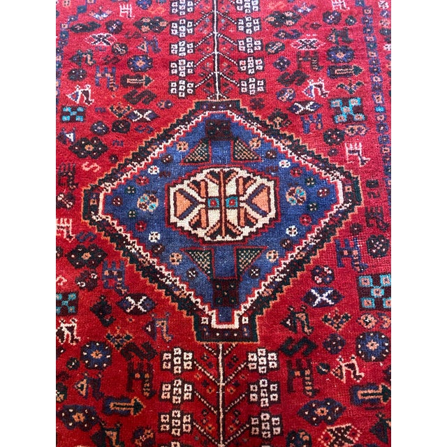 Persian Shiraz Wool Hand-Knitted Rug From the Mid-20th Century For Sale - Image 4 of 8